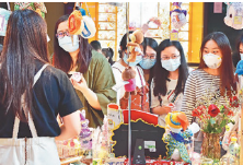 万家灯火令人温暖，世间百味正在回归——“小店经济”，重新点亮街头
