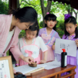 江苏：景点降价助推假日经济 政府发券刺激消费复苏