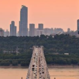 “感人瞬间”丨萤火成炬 守护希望