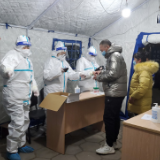 北京顺义疫情中风险区域：工作人员日夜坚守 居民生活物资充足