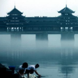芷江重现“㵲水拖蓝”景观