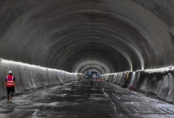 长沙地铁6号线工程全线实现“洞通”