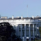 总台海峡时评丨美国政客执意要把台湾往火坑里推！