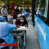 中国加大新冠疫苗接种力度 加速筑牢全人群免疫屏障