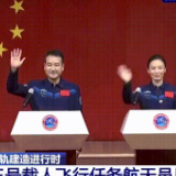 13个微笑瞬间，记录神十三乘组的2021！