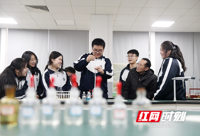 图片故事丨“别人家的孩子”，来了！长沙一中李哲锦，下一站牛津！