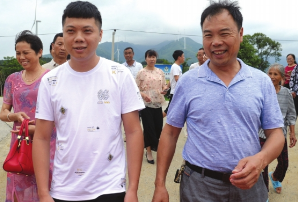 走了26年的回家路 终点是亲人