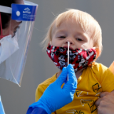 美国儿童新冠肺炎确诊病例数超过480万例