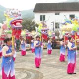 浙里年味浓：赏鳌灯逛集市 文旅兴旺迎新年