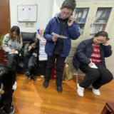 上海“最小中风险地区”背后 有一群与病毒赛跑的年轻人