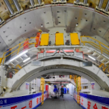 新春走基层丨湛江湾下 “钢铁巨龙”正在闹海