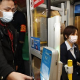 武汉市部分公交车恢复开行