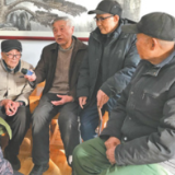让老年人放心消费便利维权（消费视窗·发展银发经济④）