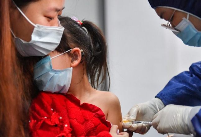 湖南长沙：3至11岁人群新冠疫苗接种进行时