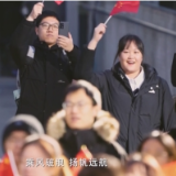 北航师生唱响《领航》 表达空天报国情