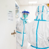 愿我勇敢 护你平安——记抗疫一线守“沪”者吴颖