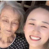 为奶奶出行方便,湘潭县一女孩花半年工资在家门口修了条水泥路