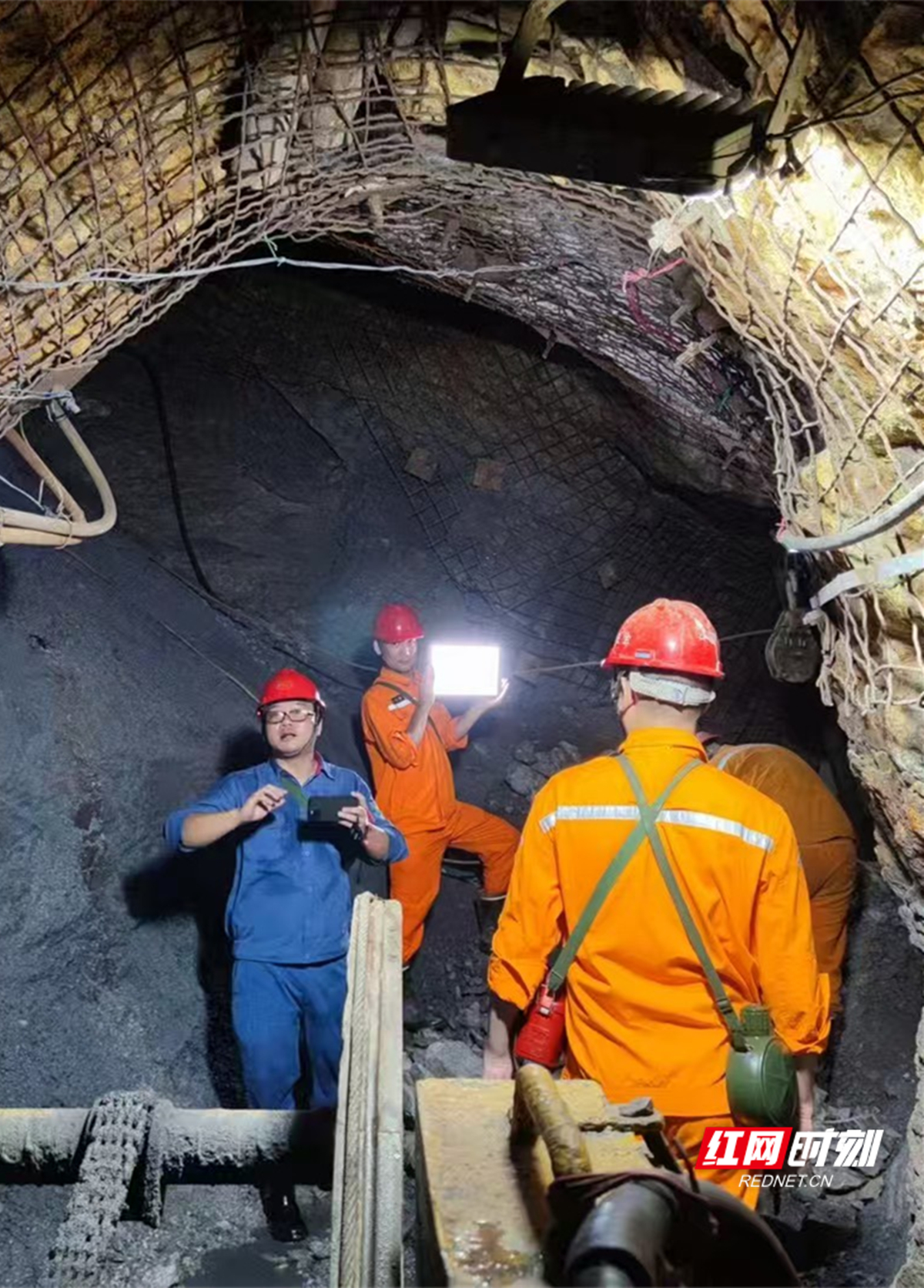 微信图片_20251104214715_78_299_副本.jpg 微信图片_20251104214715_78_299_副本.jpg