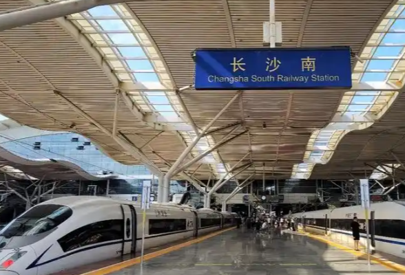 清明踏春正当时，“2小时高铁圈”成热门