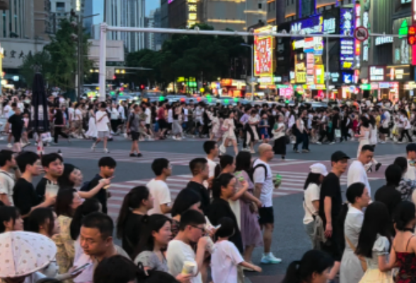 聚焦“交通安全、消防安全、食品安全”三大领域实施系统治理 长沙五一商圈推行“全时管理”模式
