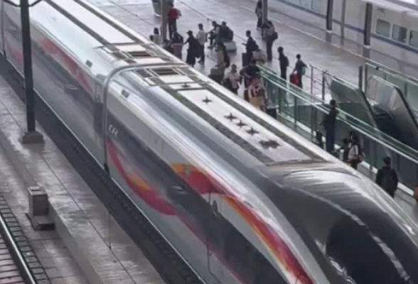 国铁广州局受暴雨影响线路列车全面恢复开行
