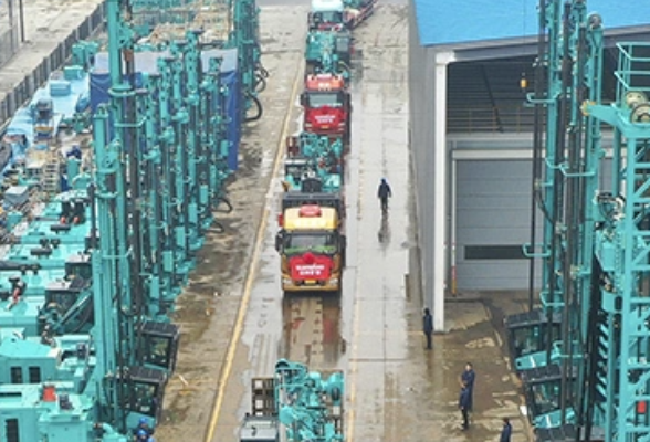 山河智能近60台套设备发往全球 总价值超1亿元