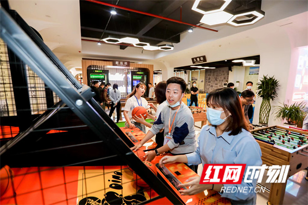 三亚崖州湾科技城百泰职工之家。