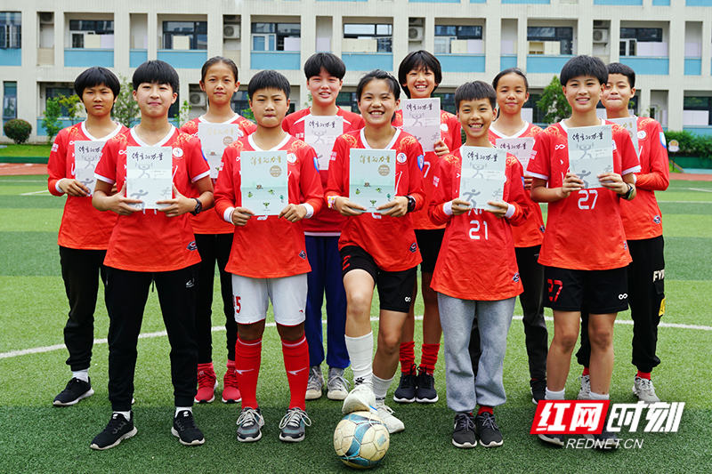 红4.jpg