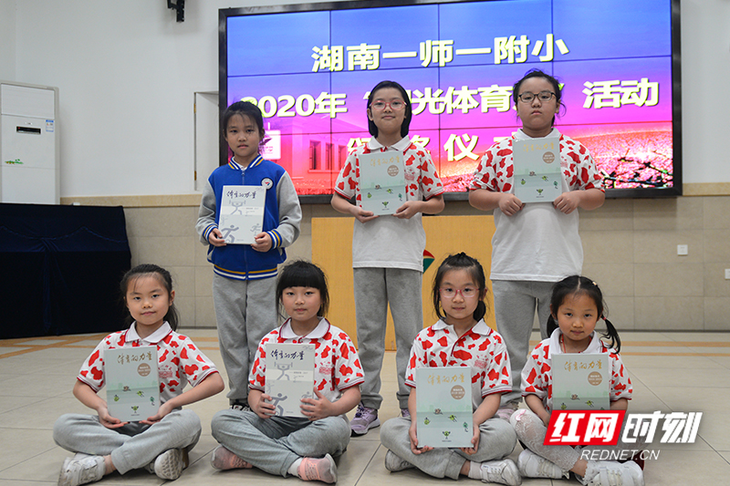 红3.jpg