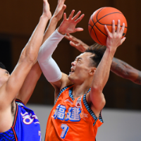 落选NBA无缘CBA 困在现实的“篮球顶流”汤杰