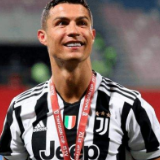 C罗全家出动领取FIFA特别奖，作家余华都喜欢他的执拗
