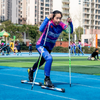 中小学体育课有了新要求：学生心率每分钟140-160次