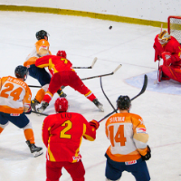 世界男子冰球锦标赛:五将建功 中国队轻取荷兰队