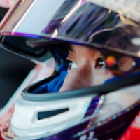 摆脱机械故障困扰，赢得车队赞誉，周冠宇的第八名来之不易