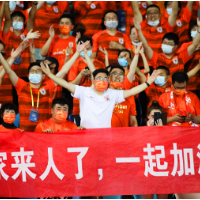 中国足球逆境之下有死忠！球迷回到球场的样子真好