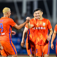 山东泰山2-0广州城，送对手8连败