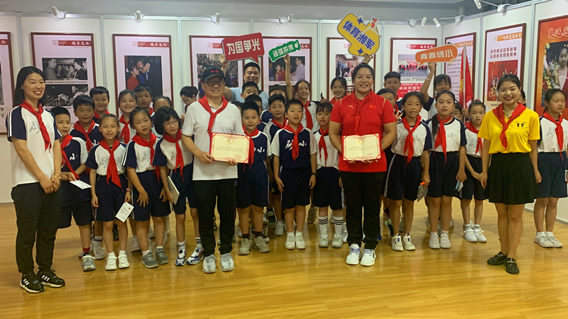 乐鱼体育追梦少年冠军“童”行学生作文 李思含：学习不甘平凡勇于挑战的体育精神(图1)