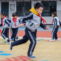 保障学生课间10分钟正常活动，中小学该怎么做？
