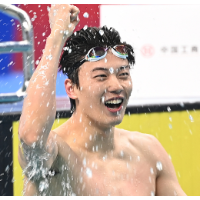 汪顺、李冰洁一日两金：小时候对游泳是热爱，现在是责任