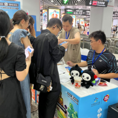 湖南体彩“超级星期六 玩转大乐透”品牌落地推广活动走进五一广场地铁站
