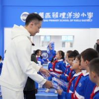 羽毛球奥运冠军走进岳麓区雅礼洋湖小学