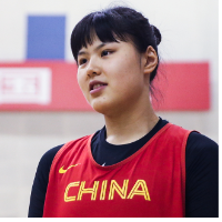 李月汝被交易至WNBA洛杉矶火花，小宝的心里憋了一股劲