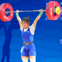 举重全锦赛：张海琴获女子55公斤级挺举总成绩两枚金牌