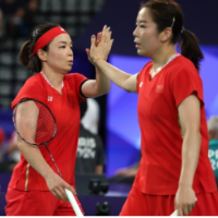共赴十年之约！“凡晨组合”全胜战绩挺进巴黎奥运羽毛球女双决赛