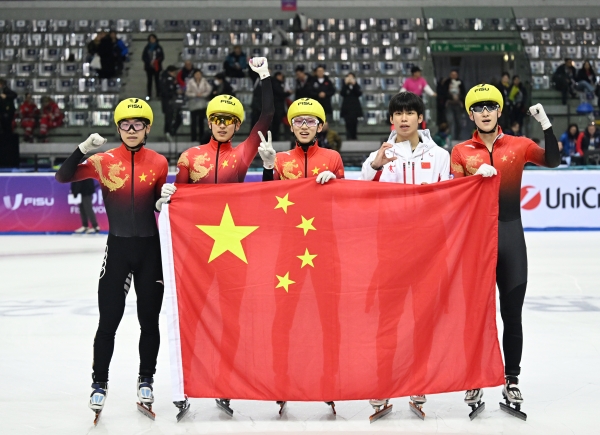 大冬会_中国队夺得短道速滑男子5000米接力冠军+（1）XxjpseC007050_20250124_PEPFN0A001.JPG