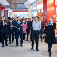 全国交通与能源融合创新技术发展大会代表团参观长沙西服务区