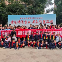 湘龙街道湘瑞社区举行“情暖锦绣重阳 共叙邻里温情”公益活动