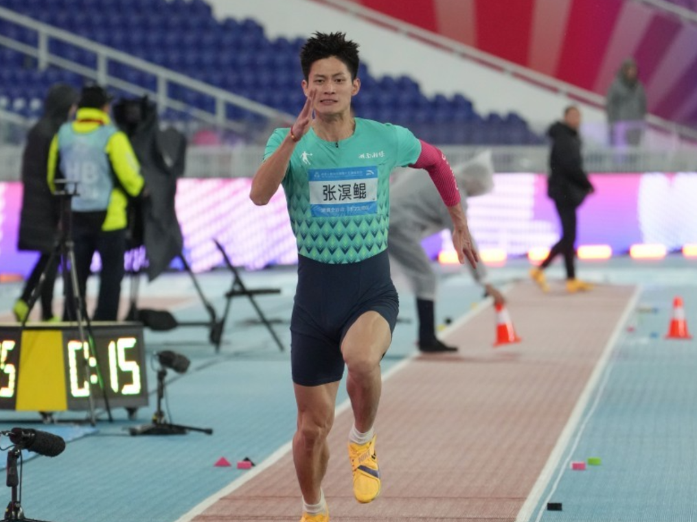 快门湘见 | 7.99米！张溟鲲跳远摘银