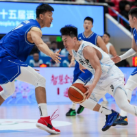 全运会男篮比赛：周琦和胡金秋“双塔”优势明显 争冠热门四川队大胜对手