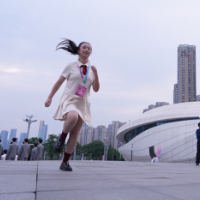 课桌与舞台的间奏曲：一所重点中学的“破格”实验